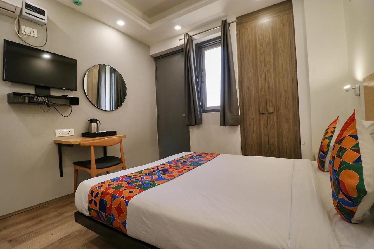 Fabhotel The Chaitanyas Rohini Sec 18 Delhi  Exterior foto